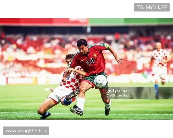 葡萄牙传奇队凭借菲戈佩佩欧文等破门4比1大胜世界传奇队