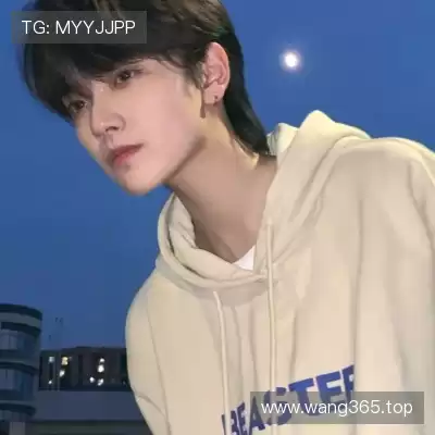 劳麟非